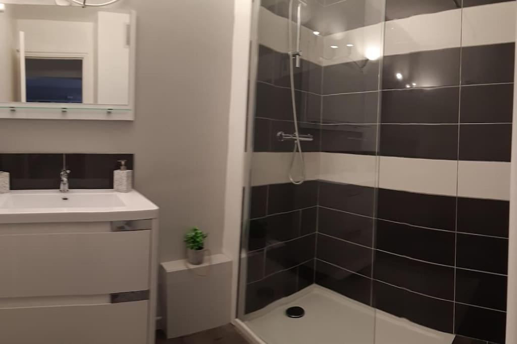 דירות קסיס Au Calme, 200M Du Centre T2 Avec Balcon Et Parking מראה חיצוני תמונה