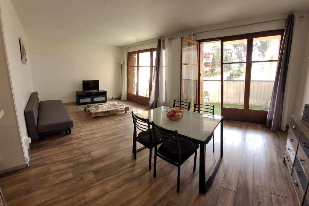 דירות קסיס Au Calme, 200M Du Centre T2 Avec Balcon Et Parking מראה חיצוני תמונה