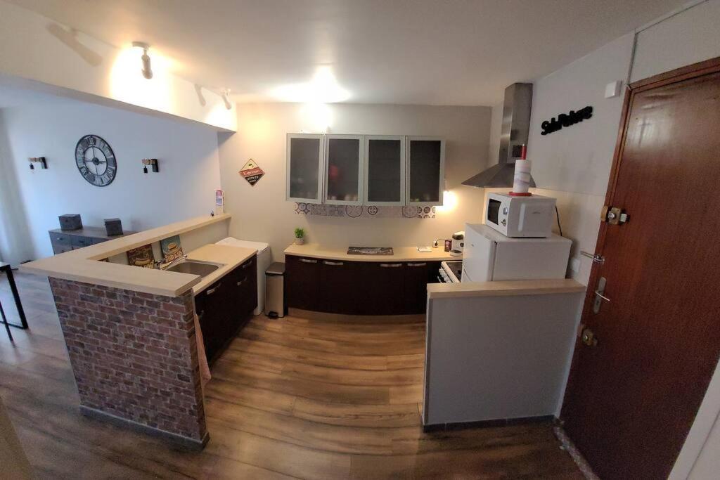 דירות קסיס Au Calme, 200M Du Centre T2 Avec Balcon Et Parking מראה חיצוני תמונה